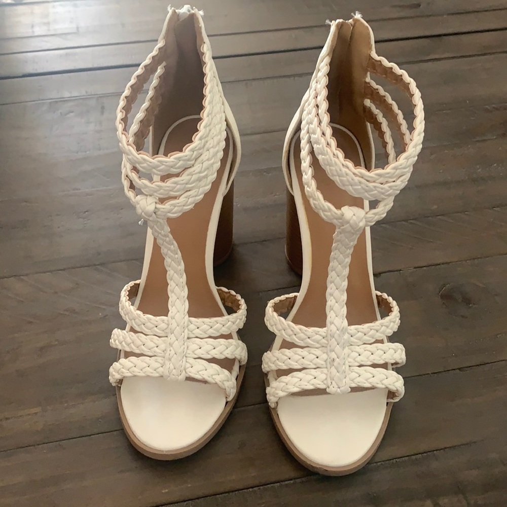 Size 8 white wedges